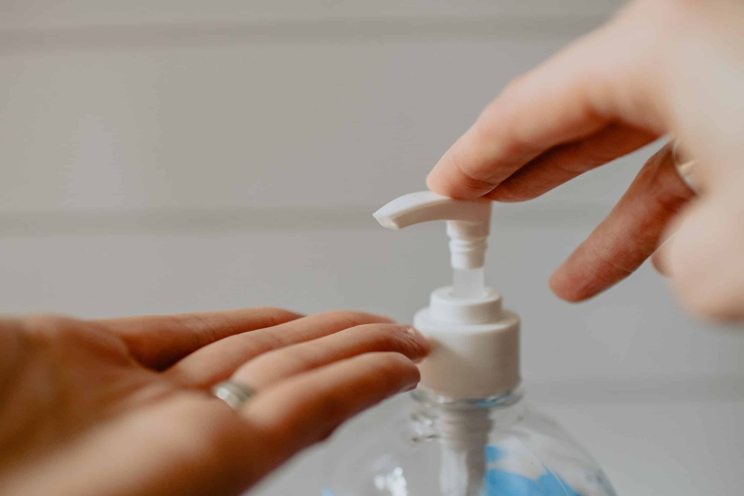 Se désinfecter les mains est-il vraiment efficace ?